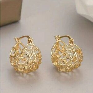 Basket hoop earrings 18k gold plated